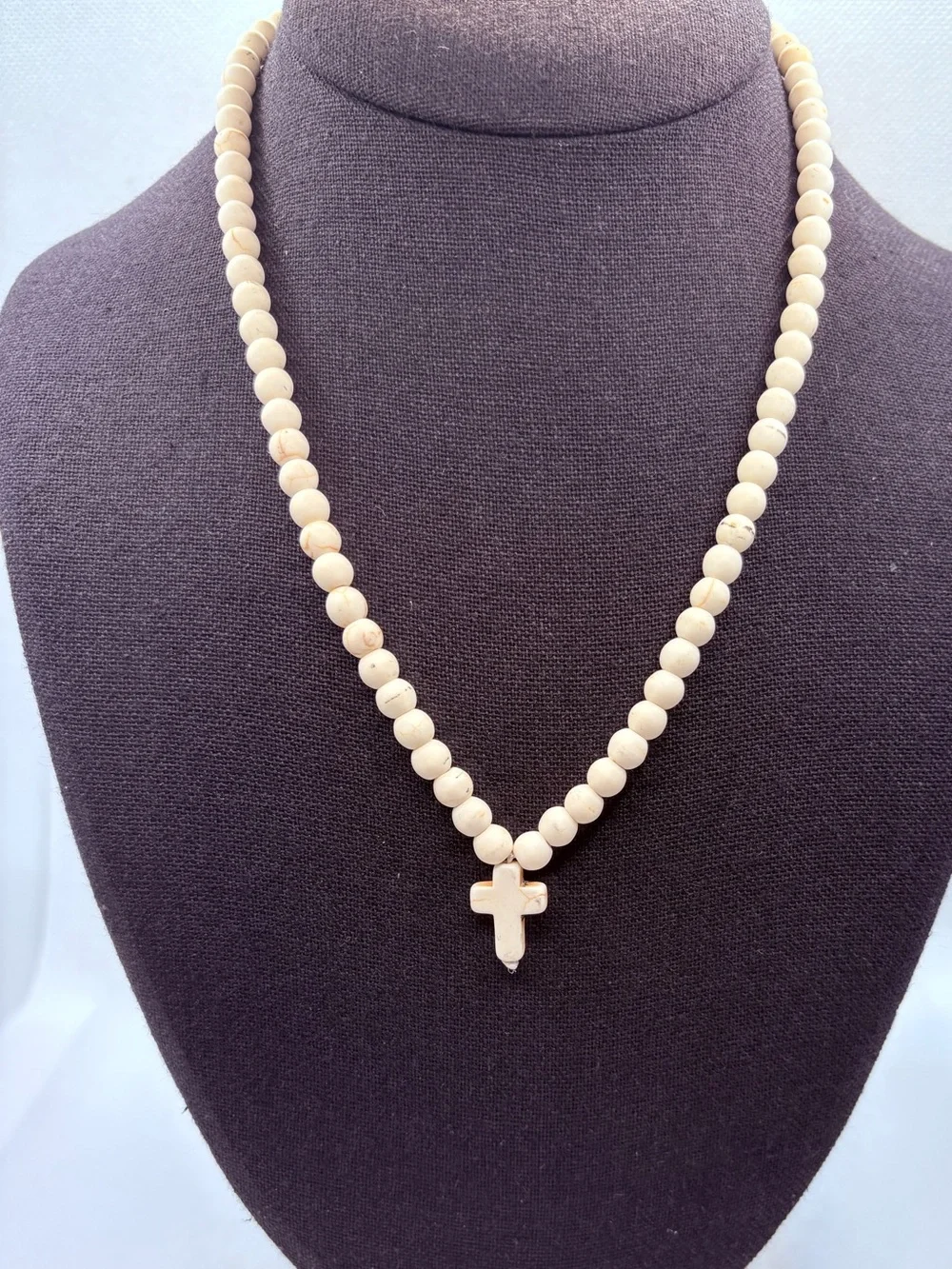 Vintage Howlite White Beaded Chain Cross Pendant Necklace 18”